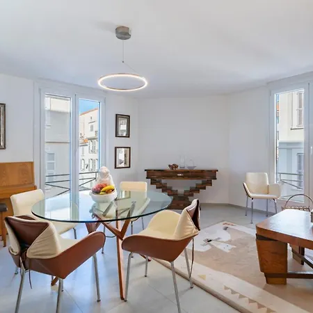 Very 3 Bedrooms In The Heart Of Downtown