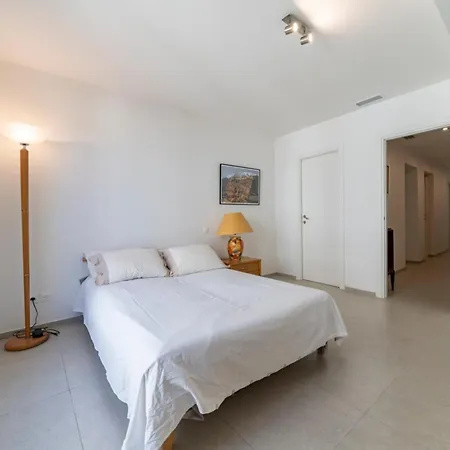 Very 3 Bedrooms In The Heart Of Downtown Cannes