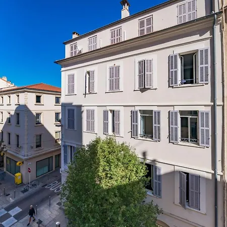 Appartement Very 3 Bedrooms In The Heart Of Downtown