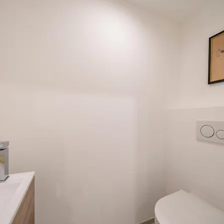 Very 3 Bedrooms In The Heart Of Downtown 戛纳