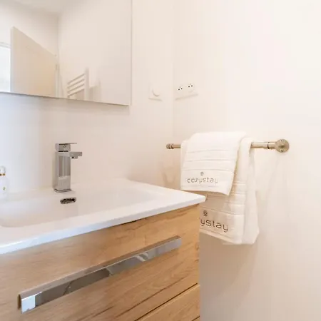 Very 3 Bedrooms In The Heart Of Downtown * 戛纳