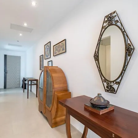 Very 3 Bedrooms In The Heart Of Downtown Appartement *